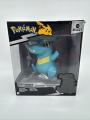 Pokèmon Select Series 5 – TOTODILE 3.5″ Vinyl Figure 2025 Jazwares Damaged Box