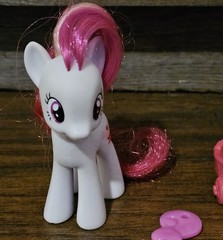 My Little Pony MLP FIM G4 Plumsweet Brushable Figure With Cart Brush Accessories