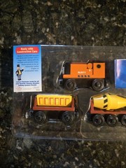Thomas Friends Wooden Railway Train RUSTY & CONSTRUCTION CARS SET 2001 NEW READ