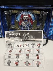 SDCC COMIC CON 2011 HASBRO EXCLUSIVE TRANSFORMERS OPTIMUS PRIME FIRST EDITION
