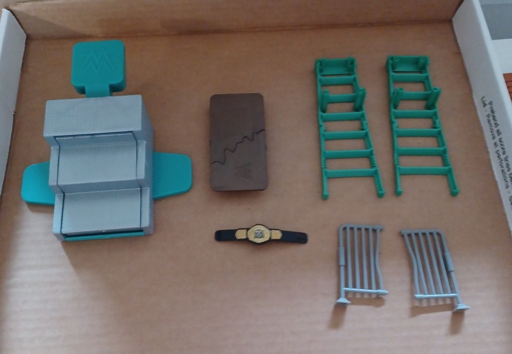 wwe mattel knuckle Crunchers Wrestlemania 5 Figure Accessories Lot A