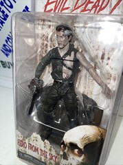 Evil Dead 2 7 Inch Figure SDCC 2012 – Hero From the Sky Ash (Black & White)