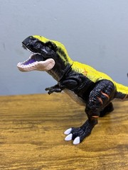 Zuru 5 Surprise Dino Strike 4 T-Rex Jurassic Figure Black Yellow 3×6”