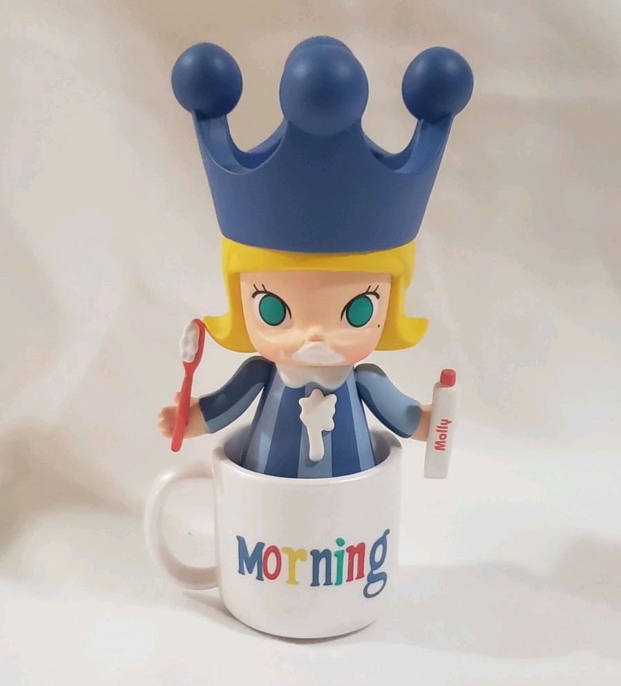 One Day of Molly Series Morning Brushing Teeth Popmart