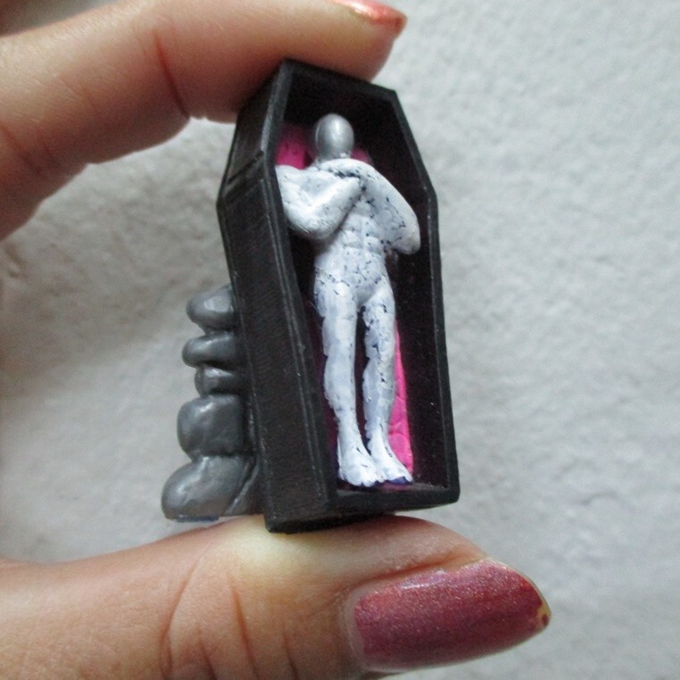 mummy doll 45mm in coffin miniature casket figure 1:43 dollhouse not sent to USA