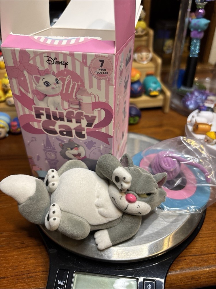 Miniso Disney Fluffy Cat Mini Figure LUCIFER ‘Cool Yarn Ball’ Cinderella
