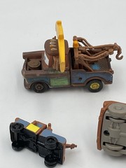 Disney Pixar World of Cars Tow Mater W/ Lightning Bolt Truck Die Cast +2 Cars A3