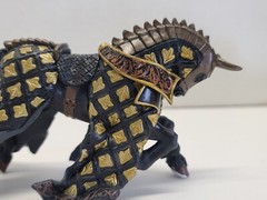 Papo Medieval Knight Action Figure Fantasy Cavalry Horse Bull Black Gold Ox Cow
