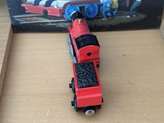 2002 Learning Curve Wooden/Diecast Thomas Train Battery Operated James!
