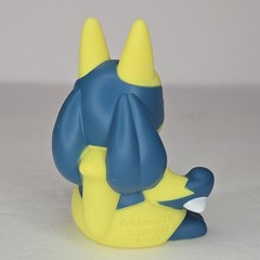 2025 Pokemon 2″ Shiny Lucario Figure Finger Puppet Nintendo Bandai