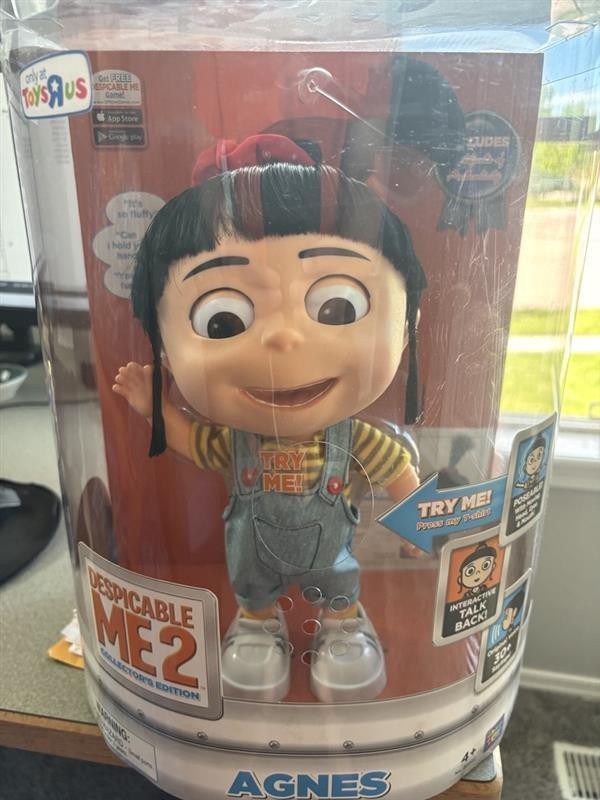 Despicable Me 2 Agnes Collector Doll Thinkway Toys R Us Exclusive SEALED