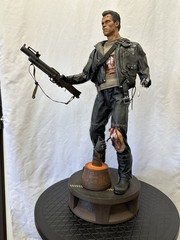 Sideshow Terminator T-800 Battle Damaged Premium Format Figure – EXCLUSIVE
