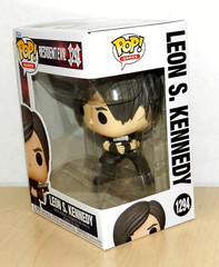 FUNKO POP RESIDENT EVIL LEON KENNEDY NICE BOX W/ PROTECTOR #1294 MOVIE FIGURE