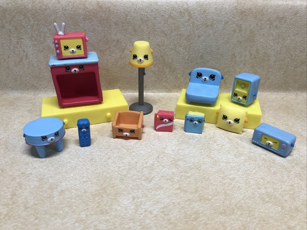 Shopkins Happy Places Puppy Parlor Decorator’s Pack Miniature Decor Home Used