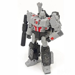 IDW Head Armor Weapon Upgrade Kit For Siege Megatank Accessories