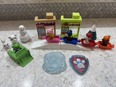 Paw Patrol Winter Rescue Scene Snow Figures Vehicle Set Lot Of 20 Pieces