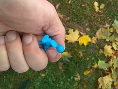 RARE OFFICIAL 1983 PEYO BLUE SMURF WITH SOCCER BALL MINI MICRO FIGURE TOY