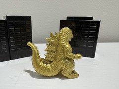 Bandai Godzilla Gold Minus One -1.0 Mini CHASE Figure with Buildings