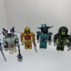 R0BL0X Toys Lot Of 5 Champions Collection Figures Only No Codes Playset