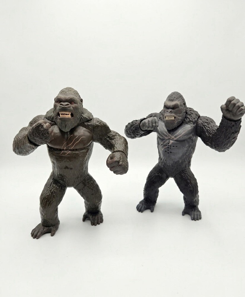 Lot Of 2 Legendary King Kong Action Figures Roars And Mouth Moves