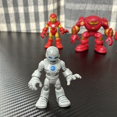 Iron Man Superhero Mini Action Figures Set Lot of 5, Plastic, Red/Gold/Silver