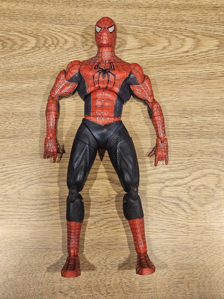 2004 Marvel Spider-Man Fully Jointed Action Figure Red and Black Plastic