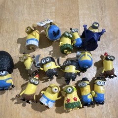 Lot of 16 Minion Despicable Me Figures