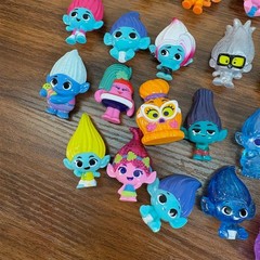 Dreamworks Trolls Figurines Band Together Lot of 80 Must have Collectables 1.5″