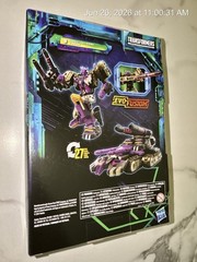 Comic Universe Tarn (Voyager Class) Transformers Legacy Evolution NIB