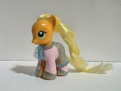 My Little Pony 2010 3 Inch Applejack Brushable Toy Friendship is Magic W/ Outfit