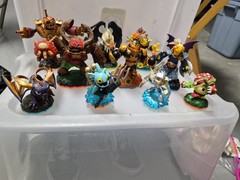 Lot of 22 Activision skylanders Pre-owned