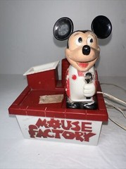 Vintage 1973 Mickey Mouse Battery Powered Toothbrush, 1973, Kenner- Read Desc