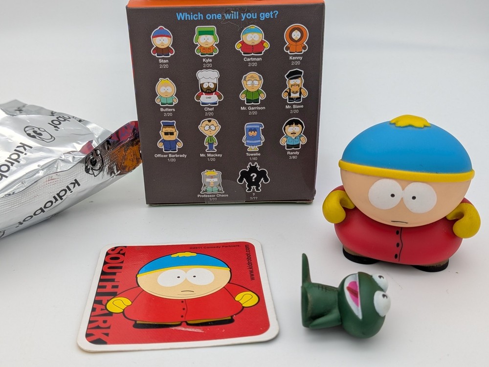 Kidrobot South Park Cartman 3″ Vinyl Figure 2011 Series 1 With Clyde Frog