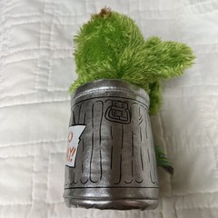 Sesame Street Oscar The Grouch Go Away! 2012 Used With Tag