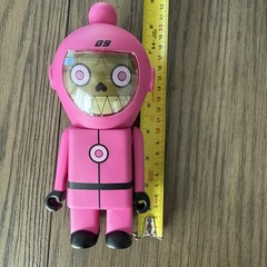 DALEK 05 Spacebot #09 TOY2R 8″ Graffiti Collectable 2005 Vinyl Toy
