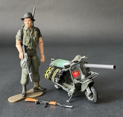 Ultimate Soldier 1:18 Vietnam War ARVN & Vespa 150 TAP Scooter 21st Century Toys