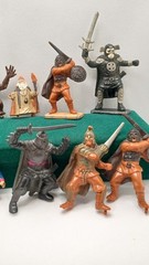 Vintage 1988 Tonka Lot of WILLOW Movie Lunchbox & Thermos and Figures W/O Bases.