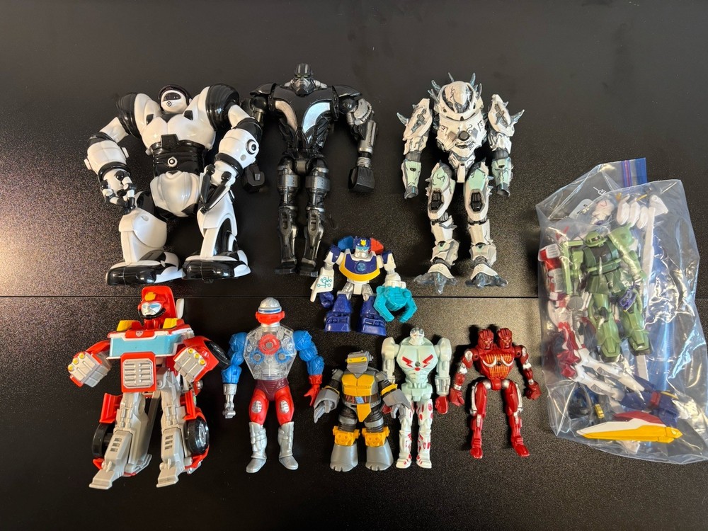 Random Robot Toy Lot Includes Real Steel Figures, Gundams, And Other Loose Toys