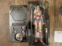 Sideshow Collectibles Exclusive DC Comics Wonder Woman 12″ 1/6 Scale Figure