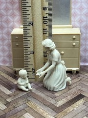 1:24 1950 Dollhouse Mom and Toddler Baby Child Inspired by Marx