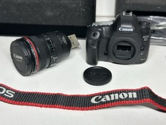 Canon Miniature Camera EOS 5D Mark III EF24-105mm F4L IS USM 8GB USB Flash Drive