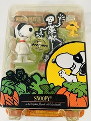 Snoopy Woodstock Peanuts Masked Marvel Great Pumpkin Charlie Brown 2009 Figures