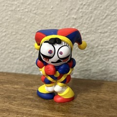 New Moose Toys The Amazing Digital Circus Official Pomni 2″ Mini Vinyl Figure