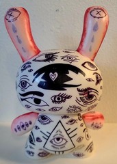 “What are you looking at?” 7″ Custom Dunny Vinyl Figure Art Toy Eric Mckinley