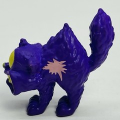 Zuru Smashers GROSS ALLEY CAT Series 2 Purple Mini Figure Kitty Kitten Animal