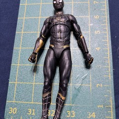 Diamond Select Marvel Select Spider-Man No Way Home Black/Gold Suit 7” Figure