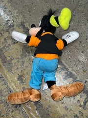 Disney Goofy 20″ Plush Toy Store Exclusive Soft Stuffed Animal World Disneyland