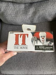 PENNYWISE IT Movie 1990 and 2017 8″ inch Scale Clothed action figures lot sealed