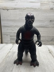 Vintage 80’s Godzilla 14 inch Red Black Green Large Posable Dor Mei Poseable