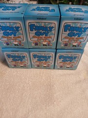 Family Guy Kidrobot Vinyl Figures Freakin Sweet Lot of 6 Sealed Brand New NIB!